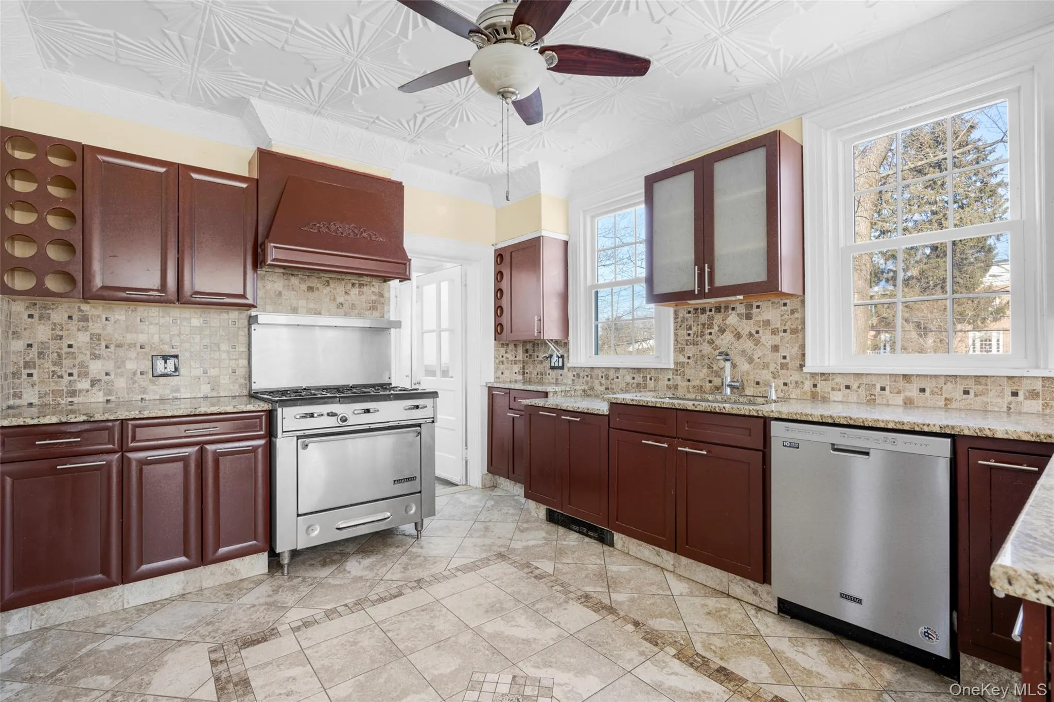 1146 North Avenue, Eastchester, NY, 6 Bedrooms Bedrooms, 130 Rooms Rooms,5 BathroomsBathrooms,Residential Lease,For Rent,North,0,955702 1146 North Avenue, Eastchester, NY, 6 Bedrooms Bedrooms, 130 Rooms Rooms,5 BathroomsBathrooms,Residential Lease,For Rent,North,0,955702