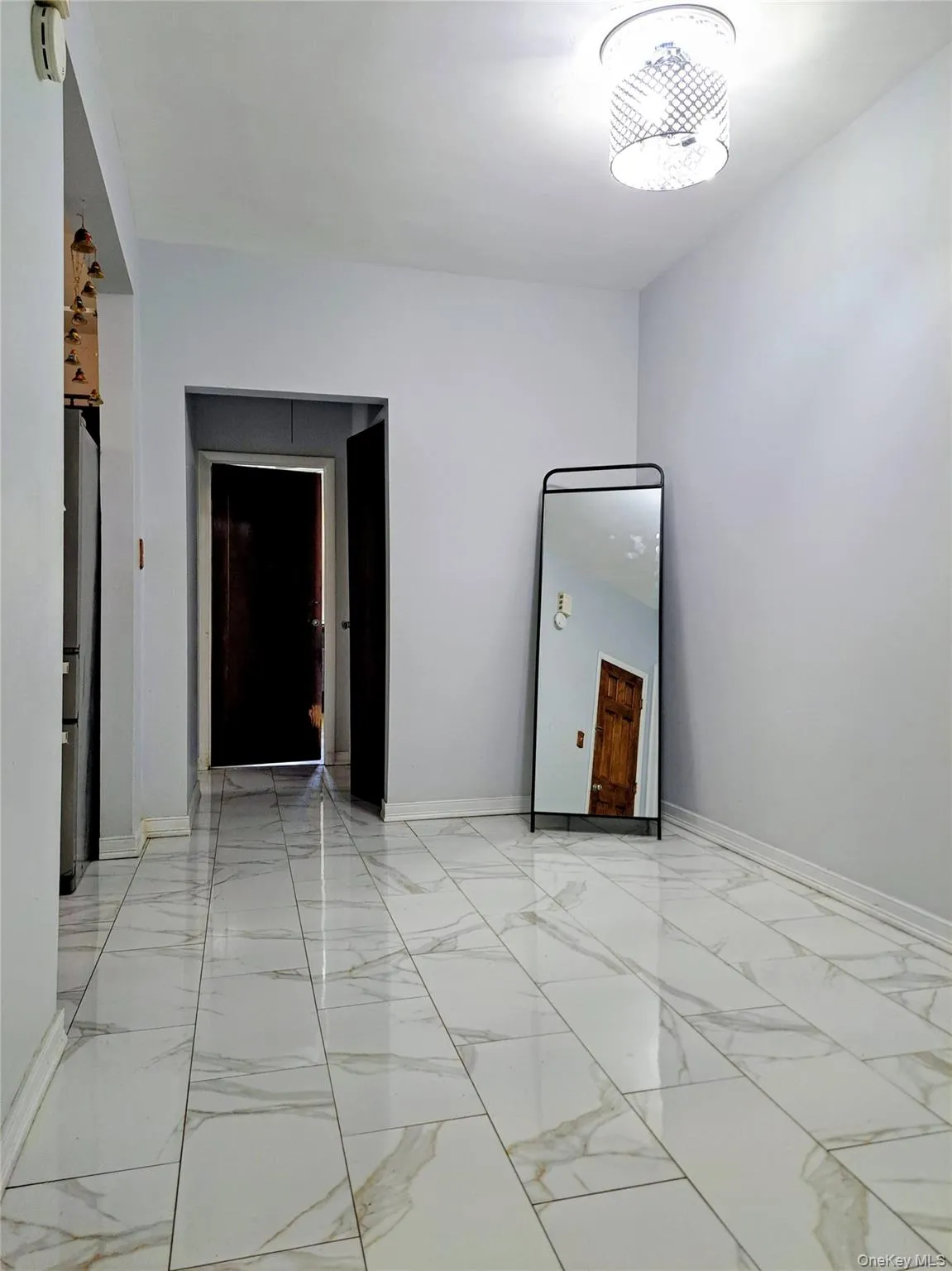 FDR adjacent to kitchen and LR FDR adjacent to kitchen and LR