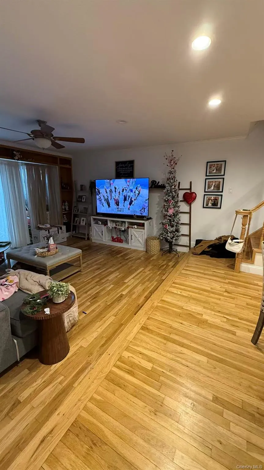 35 Gauldy Avenue, New York, NY, 3 Bedrooms Bedrooms, 6 Rooms Rooms,2 BathroomsBathrooms,Residential,For Rent,Gauldy,0,955740 35 Gauldy Avenue, New York, NY, 3 Bedrooms Bedrooms, 6 Rooms Rooms,2 BathroomsBathrooms,Residential,For Rent,Gauldy,0,955740