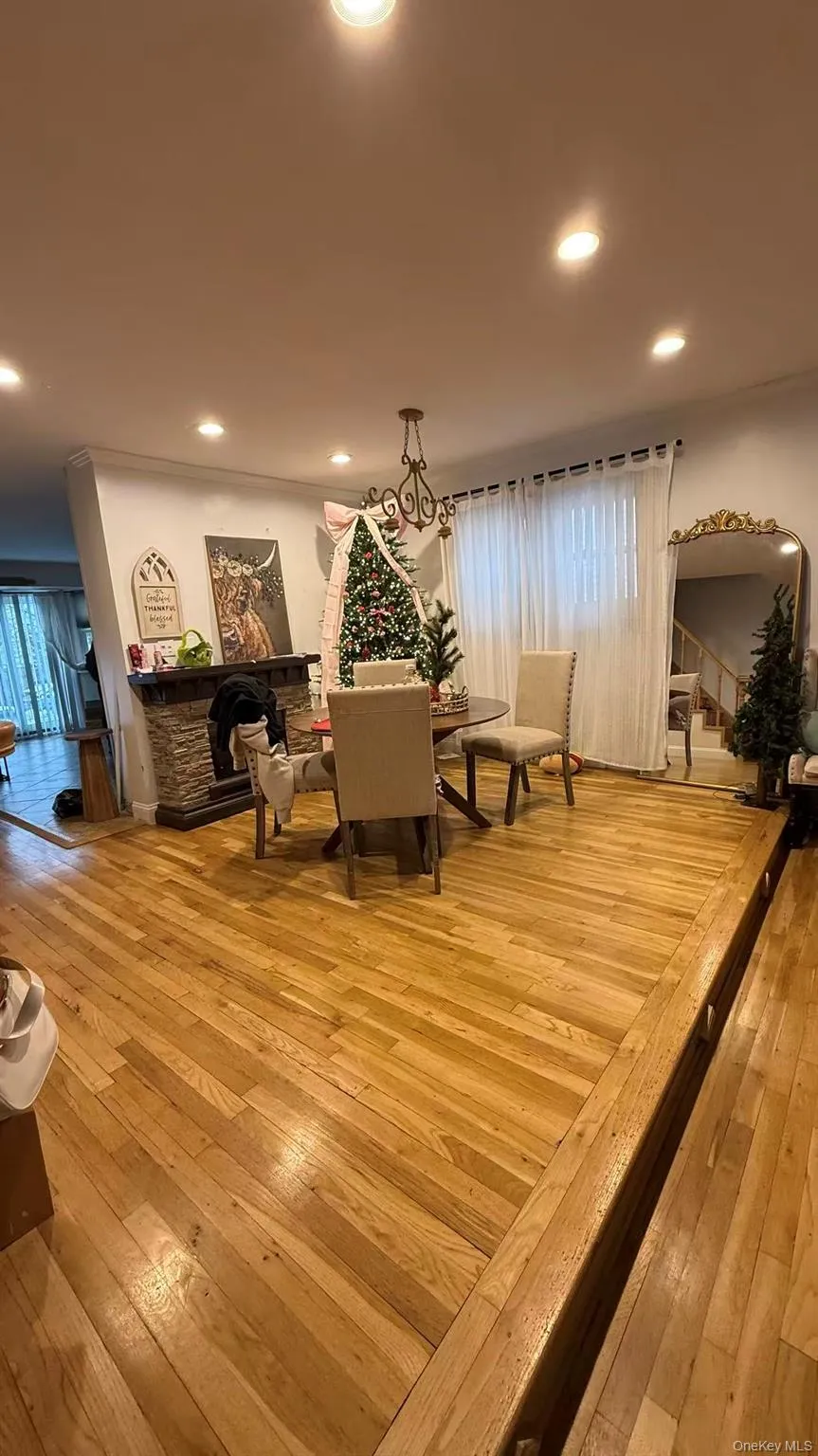 35 Gauldy Avenue, New York, NY, 3 Bedrooms Bedrooms, 6 Rooms Rooms,2 BathroomsBathrooms,Residential,For Rent,Gauldy,0,955740 35 Gauldy Avenue, New York, NY, 3 Bedrooms Bedrooms, 6 Rooms Rooms,2 BathroomsBathrooms,Residential,For Rent,Gauldy,0,955740