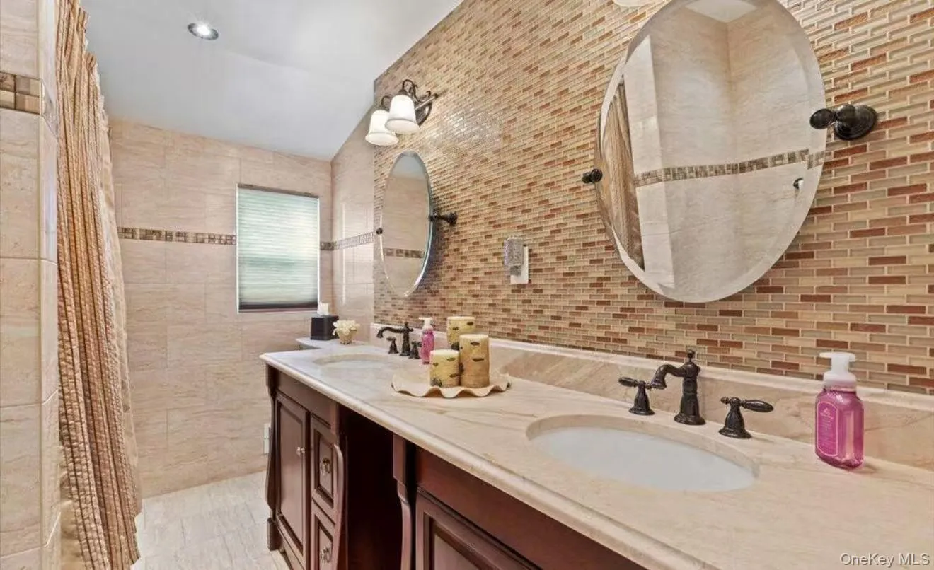 35 Gauldy Avenue, New York, NY, 3 Bedrooms Bedrooms, 6 Rooms Rooms,2 BathroomsBathrooms,Residential,For Rent,Gauldy,0,955740 35 Gauldy Avenue, New York, NY, 3 Bedrooms Bedrooms, 6 Rooms Rooms,2 BathroomsBathrooms,Residential,For Rent,Gauldy,0,955740