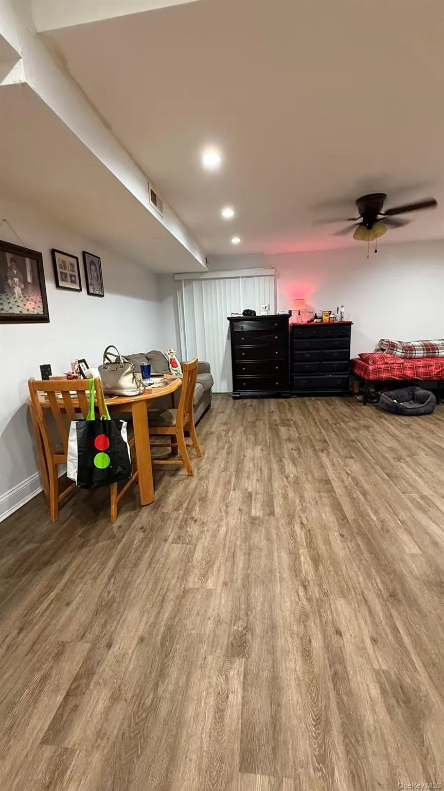35 Gauldy Avenue, New York, NY, 3 Bedrooms Bedrooms, 6 Rooms Rooms,2 BathroomsBathrooms,Residential,For Rent,Gauldy,0,955740 35 Gauldy Avenue, New York, NY, 3 Bedrooms Bedrooms, 6 Rooms Rooms,2 BathroomsBathrooms,Residential,For Rent,Gauldy,0,955740