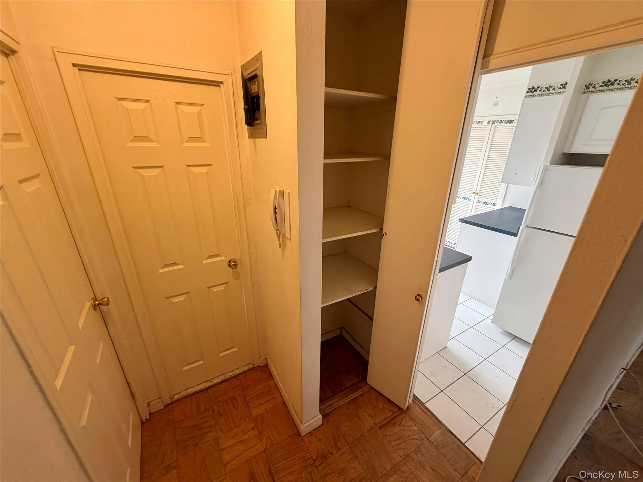 70-25 Yellowstone Boulevard, New York, NY, 2 Bedrooms Bedrooms, 4 Rooms Rooms,1 BathroomBathrooms,Residential Sale,For Rent,Yellowstone,0,955792 70-25 Yellowstone Boulevard, New York, NY, 2 Bedrooms Bedrooms, 4 Rooms Rooms,1 BathroomBathrooms,Residential Sale,For Rent,Yellowstone,0,955792