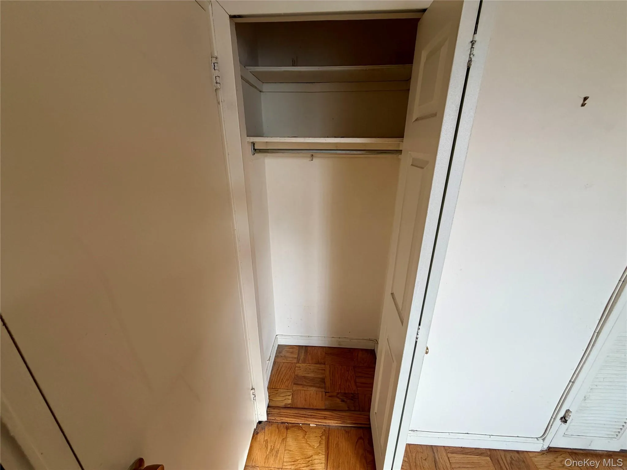 70-25 Yellowstone Boulevard, New York, NY, 2 Bedrooms Bedrooms, 4 Rooms Rooms,1 BathroomBathrooms,Residential Sale,For Rent,Yellowstone,0,955792 70-25 Yellowstone Boulevard, New York, NY, 2 Bedrooms Bedrooms, 4 Rooms Rooms,1 BathroomBathrooms,Residential Sale,For Rent,Yellowstone,0,955792