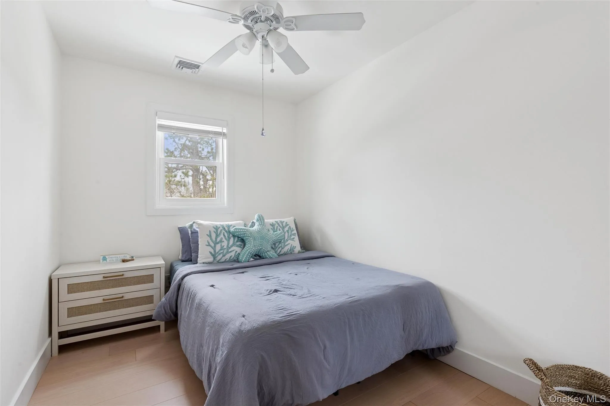 34 Starboard Road, Southampton, NY, 7 Bedrooms Bedrooms, 16 Rooms Rooms,3 BathroomsBathrooms,Residential Lease,For Rent,Starboard,0,955796 34 Starboard Road, Southampton, NY, 7 Bedrooms Bedrooms, 16 Rooms Rooms,3 BathroomsBathrooms,Residential Lease,For Rent,Starboard,0,955796