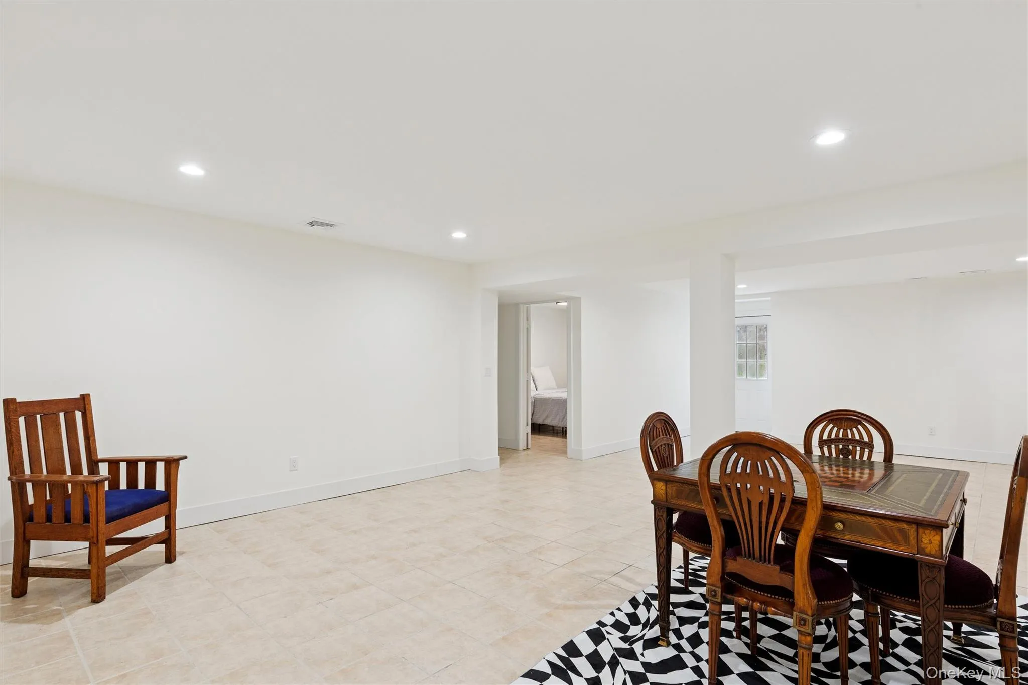 34 Starboard Road, Southampton, NY, 7 Bedrooms Bedrooms, 16 Rooms Rooms,3 BathroomsBathrooms,Residential Lease,For Rent,Starboard,0,955796 34 Starboard Road, Southampton, NY, 7 Bedrooms Bedrooms, 16 Rooms Rooms,3 BathroomsBathrooms,Residential Lease,For Rent,Starboard,0,955796