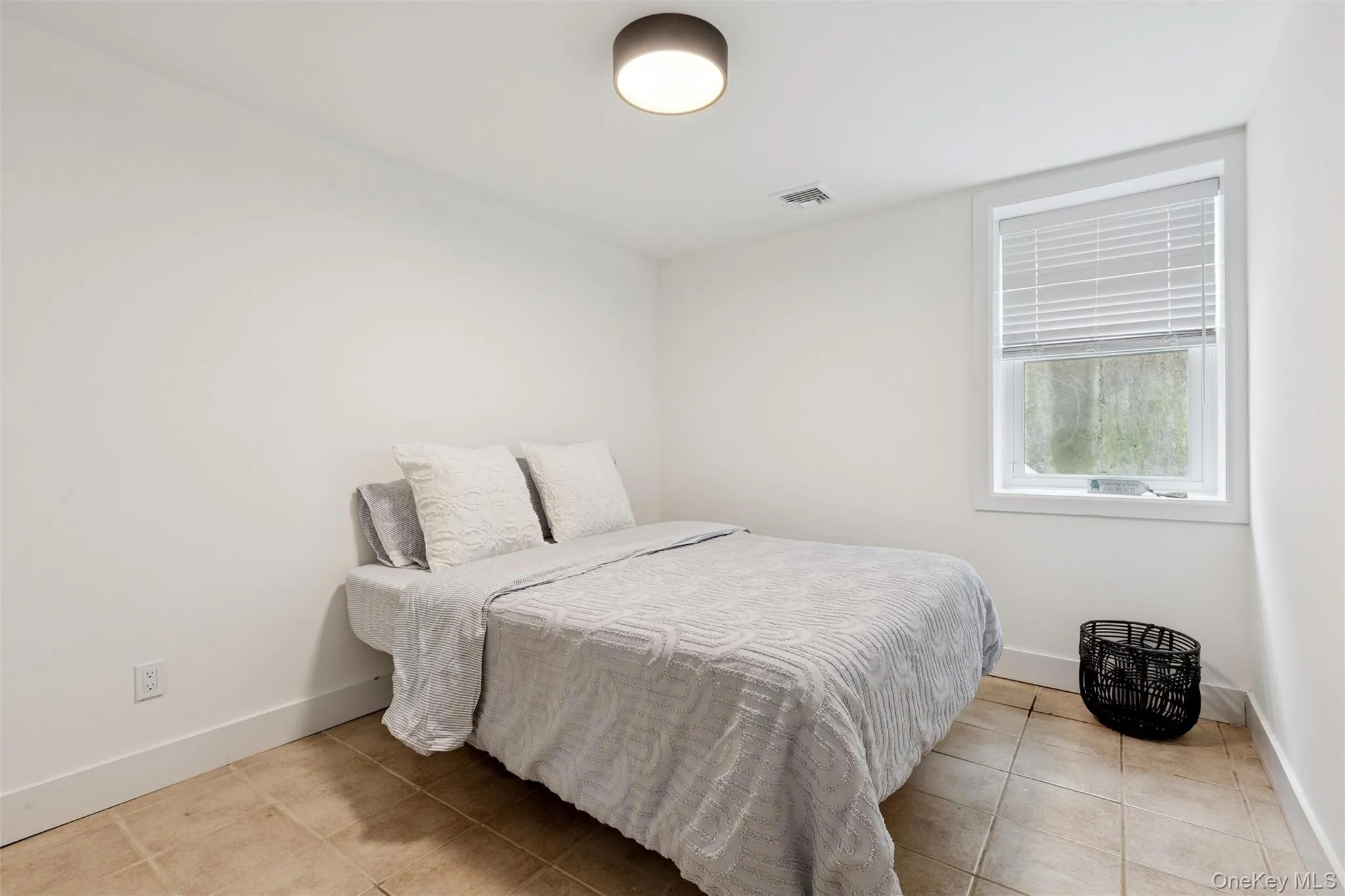 34 Starboard Road, Southampton, NY, 7 Bedrooms Bedrooms, 16 Rooms Rooms,3 BathroomsBathrooms,Residential Lease,For Rent,Starboard,0,955796 34 Starboard Road, Southampton, NY, 7 Bedrooms Bedrooms, 16 Rooms Rooms,3 BathroomsBathrooms,Residential Lease,For Rent,Starboard,0,955796