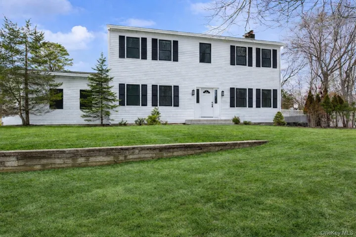 34 Starboard Road, Southampton, New York 11946