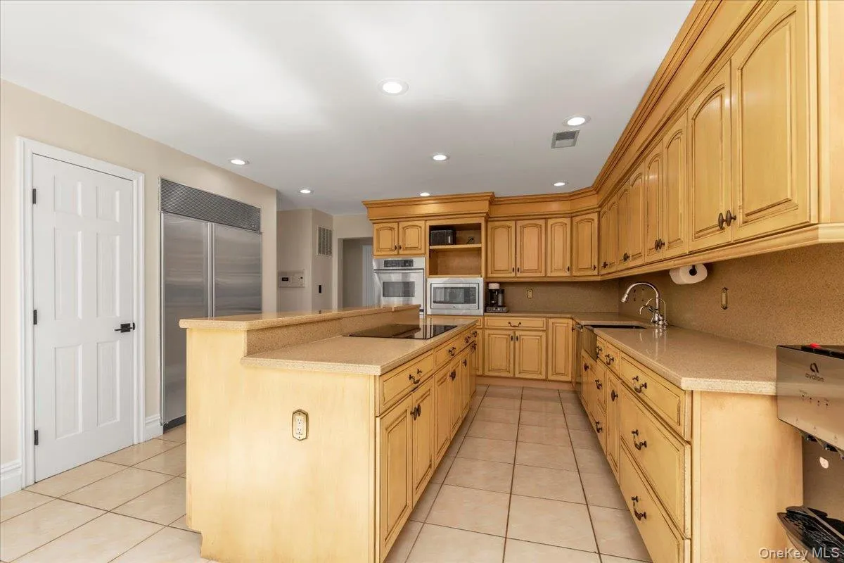 219 Carnation Drive, Babylon, NY, 6 Bedrooms Bedrooms, 10 Rooms Rooms,3 BathroomsBathrooms,Residential,For Rent,Carnation,0,955843 219 Carnation Drive, Babylon, NY, 6 Bedrooms Bedrooms, 10 Rooms Rooms,3 BathroomsBathrooms,Residential,For Rent,Carnation,0,955843