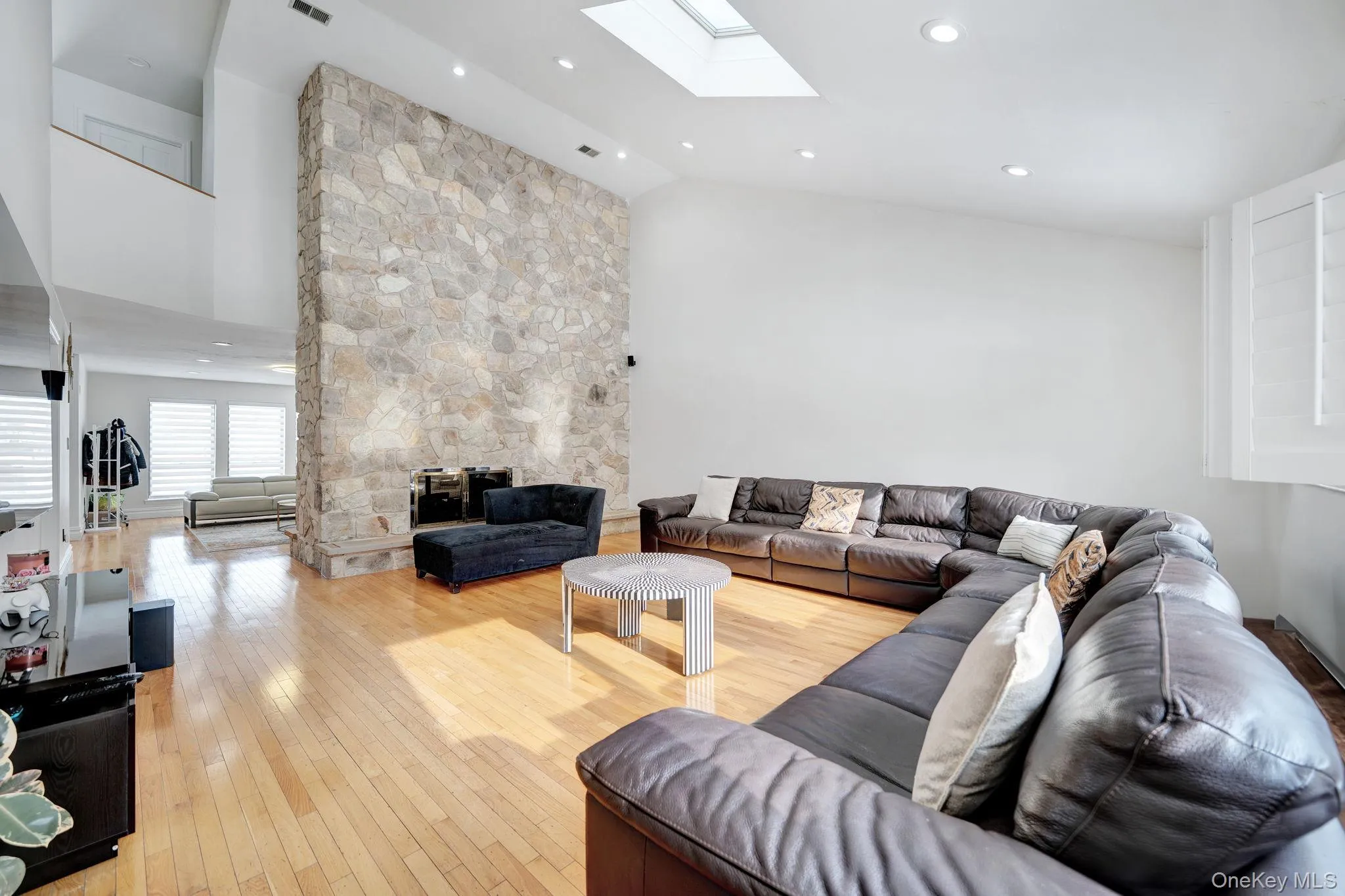 219 Carnation Drive, Babylon, NY, 6 Bedrooms Bedrooms, 10 Rooms Rooms,3 BathroomsBathrooms,Residential,For Rent,Carnation,0,955843 219 Carnation Drive, Babylon, NY, 6 Bedrooms Bedrooms, 10 Rooms Rooms,3 BathroomsBathrooms,Residential,For Rent,Carnation,0,955843