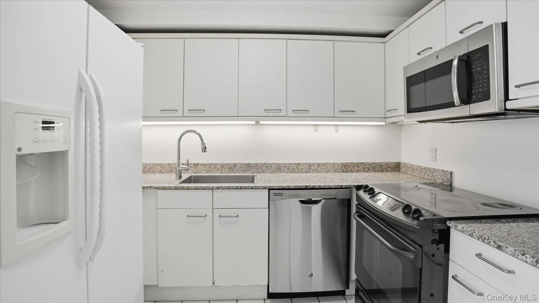 100 Cuttermill Road, North Hempstead, NY, 1 Bedroom Bedrooms, 4 Rooms Rooms,1 BathroomBathrooms,Residential Lease,For Rent,Cuttermill,0,955901 100 Cuttermill Road, North Hempstead, NY, 1 Bedroom Bedrooms, 4 Rooms Rooms,1 BathroomBathrooms,Residential Lease,For Rent,Cuttermill,0,955901