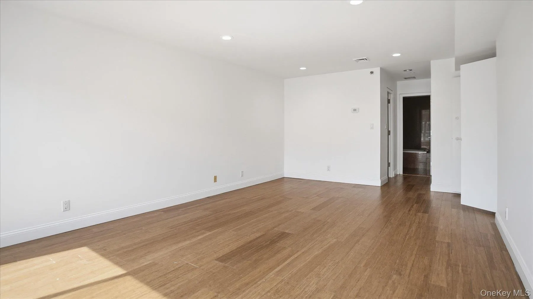 100 Cuttermill Road, North Hempstead, NY, 1 Bedroom Bedrooms, 4 Rooms Rooms,1 BathroomBathrooms,Residential Lease,For Rent,Cuttermill,0,955901 100 Cuttermill Road, North Hempstead, NY, 1 Bedroom Bedrooms, 4 Rooms Rooms,1 BathroomBathrooms,Residential Lease,For Rent,Cuttermill,0,955901