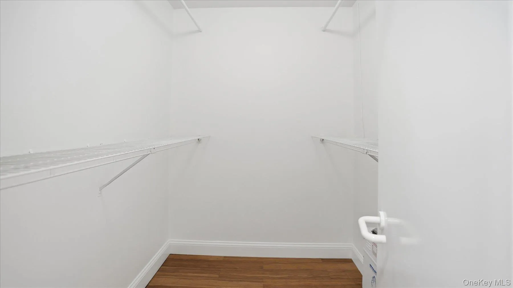 100 Cuttermill Road, North Hempstead, NY, 1 Bedroom Bedrooms, 4 Rooms Rooms,1 BathroomBathrooms,Residential Lease,For Rent,Cuttermill,0,955901 100 Cuttermill Road, North Hempstead, NY, 1 Bedroom Bedrooms, 4 Rooms Rooms,1 BathroomBathrooms,Residential Lease,For Rent,Cuttermill,0,955901