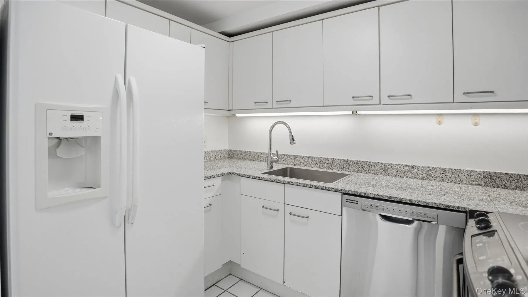 100 Cuttermill Road, North Hempstead, NY, 1 Bedroom Bedrooms, 4 Rooms Rooms,1 BathroomBathrooms,Residential Lease,For Rent,Cuttermill,0,955901 100 Cuttermill Road, North Hempstead, NY, 1 Bedroom Bedrooms, 4 Rooms Rooms,1 BathroomBathrooms,Residential Lease,For Rent,Cuttermill,0,955901
