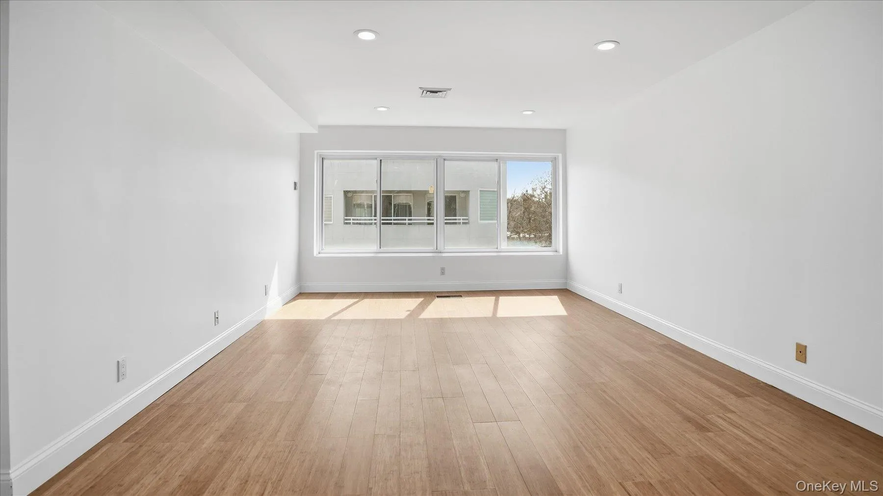 100 Cuttermill Road, North Hempstead, NY, 1 Bedroom Bedrooms, 4 Rooms Rooms,1 BathroomBathrooms,Residential Lease,For Rent,Cuttermill,0,955901 100 Cuttermill Road, North Hempstead, NY, 1 Bedroom Bedrooms, 4 Rooms Rooms,1 BathroomBathrooms,Residential Lease,For Rent,Cuttermill,0,955901