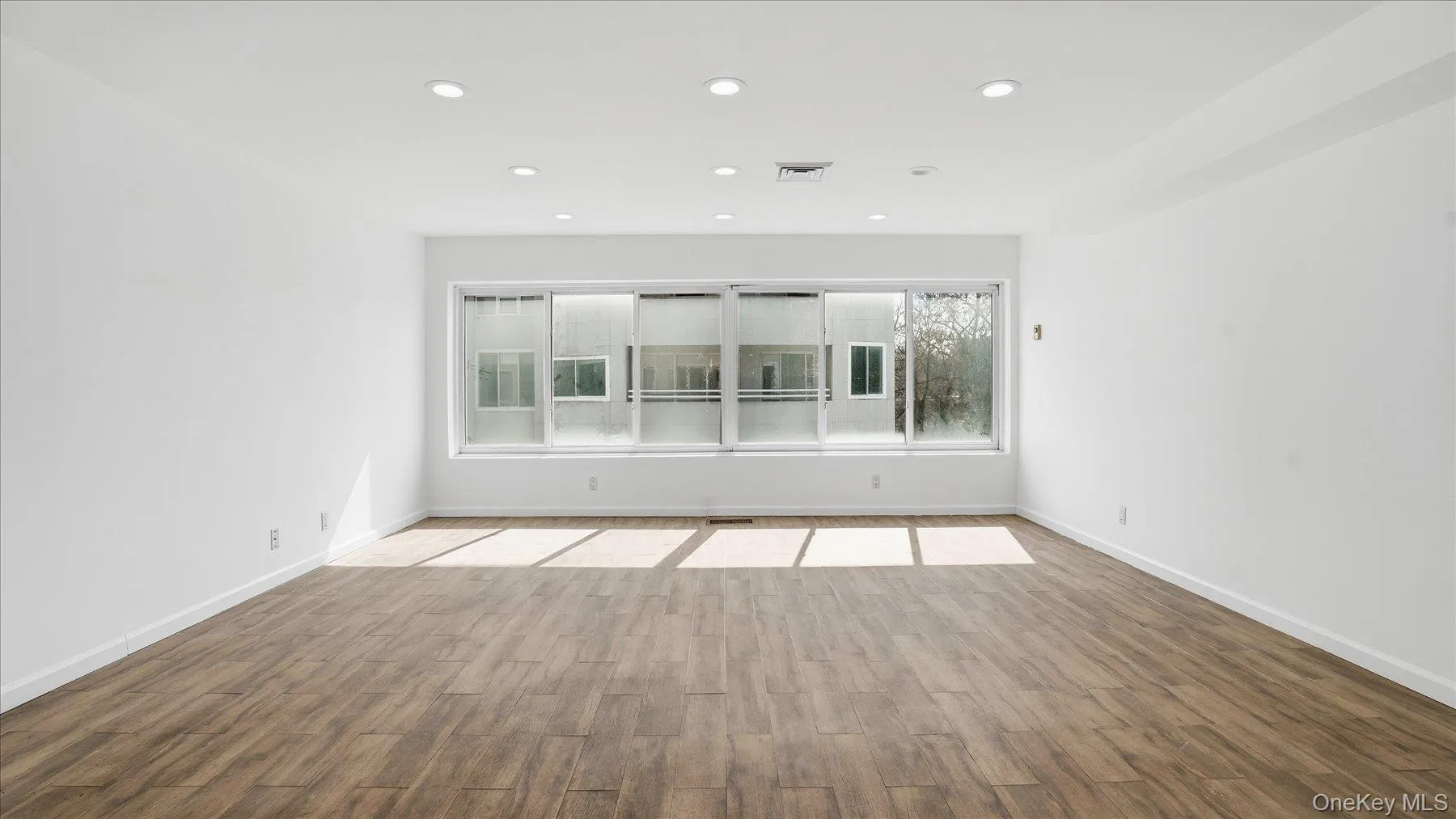 100 Cuttermill Road, North Hempstead, NY, 1 Bedroom Bedrooms, 4 Rooms Rooms,1 BathroomBathrooms,Residential Lease,For Rent,Cuttermill,0,955901 100 Cuttermill Road, North Hempstead, NY, 1 Bedroom Bedrooms, 4 Rooms Rooms,1 BathroomBathrooms,Residential Lease,For Rent,Cuttermill,0,955901