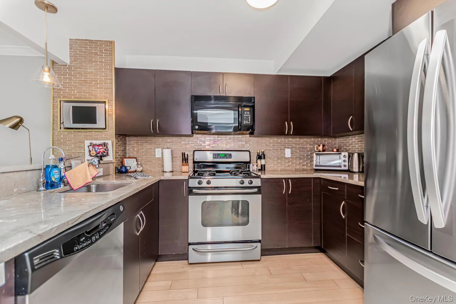 1490 Outlook Avenue, New York, NY, 2 Bedrooms Bedrooms, 6 Rooms Rooms,2 BathroomsBathrooms,Residential Sale,For Rent,Outlook,0,955911 1490 Outlook Avenue, New York, NY, 2 Bedrooms Bedrooms, 6 Rooms Rooms,2 BathroomsBathrooms,Residential Sale,For Rent,Outlook,0,955911