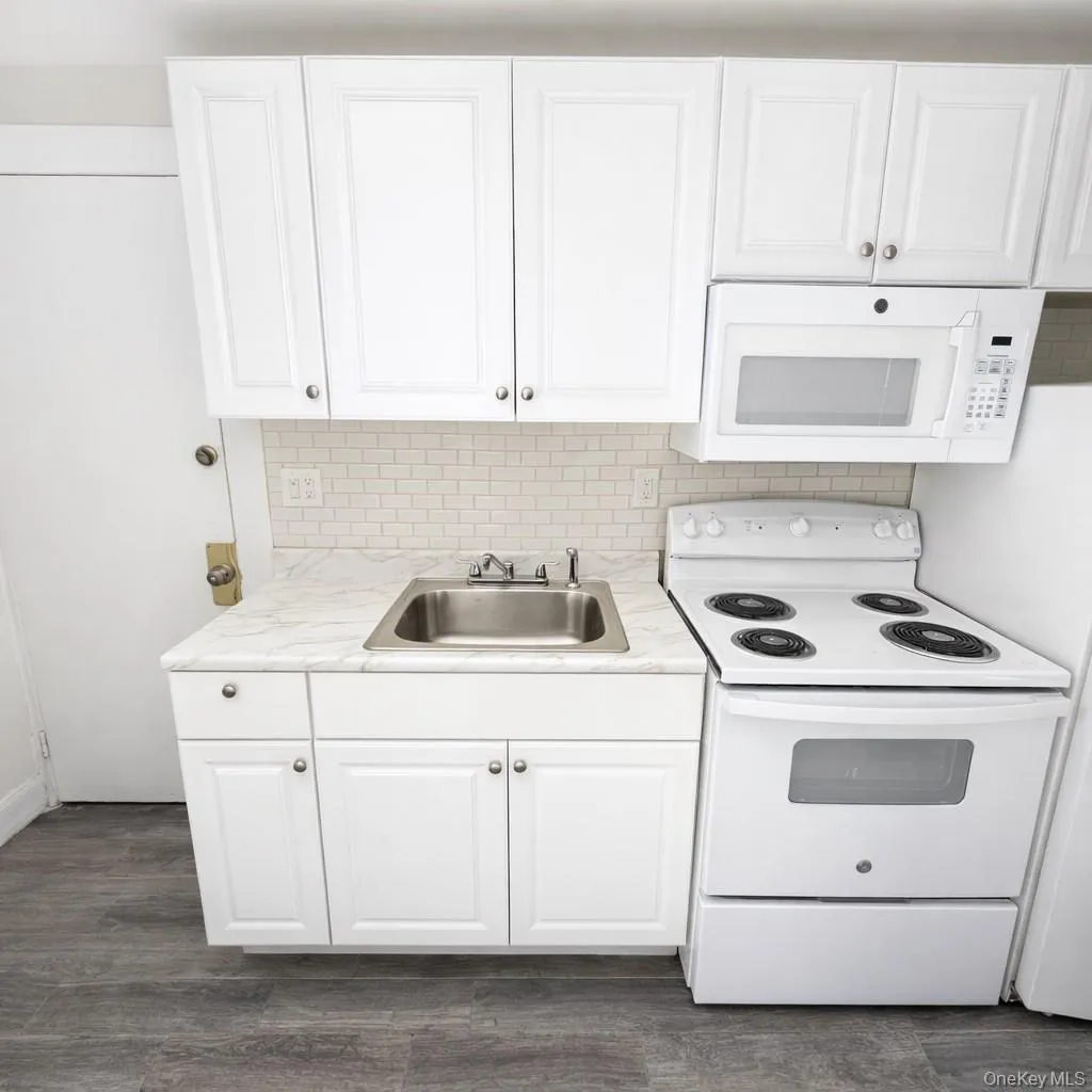 167 Liberty Street, Newburgh (city), NY, 2 Bedrooms Bedrooms, 5 Rooms Rooms,1 BathroomBathrooms,Residential Lease,Idx,Liberty,0,955948 167 Liberty Street, Newburgh (city), NY, 2 Bedrooms Bedrooms, 5 Rooms Rooms,1 BathroomBathrooms,Residential Lease,Idx,Liberty,0,955948