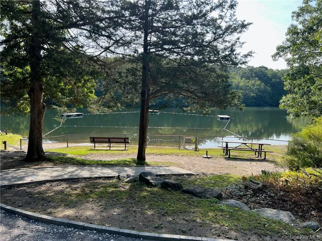 300 Waccabuc Road, Lewisboro, NY, 2 Bedrooms Bedrooms, 6 Rooms Rooms,1 BathroomBathrooms,Residential Lease,For Rent,Waccabuc,0,955954 300 Waccabuc Road, Lewisboro, NY, 2 Bedrooms Bedrooms, 6 Rooms Rooms,1 BathroomBathrooms,Residential Lease,For Rent,Waccabuc,0,955954