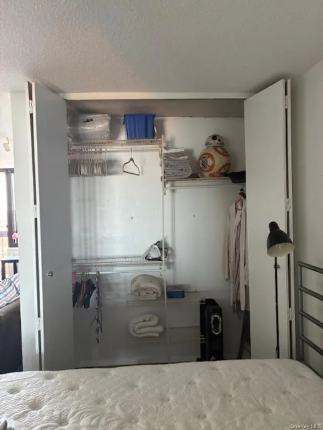 150-38 Union Turnpike, New York, NY, 2 Rooms Rooms,1 BathroomBathrooms,Residential Lease,For Rent,Union,0,955965 150-38 Union Turnpike, New York, NY, 2 Rooms Rooms,1 BathroomBathrooms,Residential Lease,For Rent,Union,0,955965