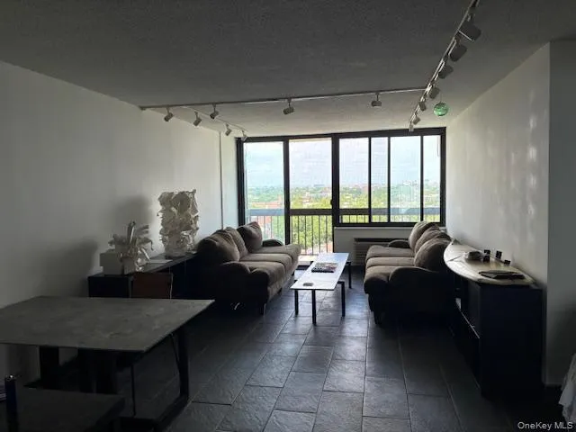 150-38 Union Turnpike, New York, NY, 2 Rooms Rooms,1 BathroomBathrooms,Residential Lease,For Rent,Union,0,955965 150-38 Union Turnpike, New York, NY, 2 Rooms Rooms,1 BathroomBathrooms,Residential Lease,For Rent,Union,0,955965