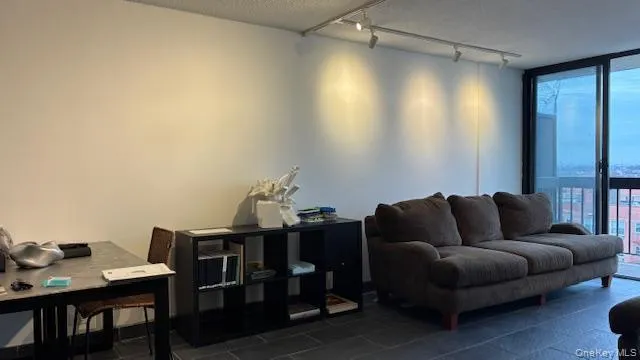 150-38 Union Turnpike, New York, NY, 2 Rooms Rooms,1 BathroomBathrooms,Residential Lease,For Rent,Union,0,955965 150-38 Union Turnpike, New York, NY, 2 Rooms Rooms,1 BathroomBathrooms,Residential Lease,For Rent,Union,0,955965