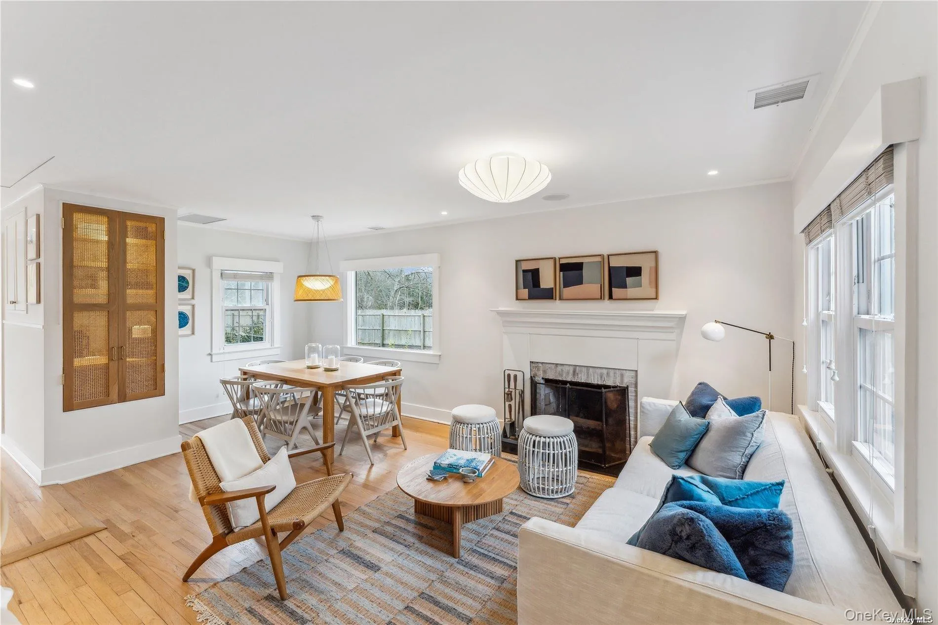 689 Main Street, Southampton, NY, 2 Bedrooms Bedrooms, 5 Rooms Rooms,2 BathroomsBathrooms,Residential Lease,For Rent,Main,0,955979 689 Main Street, Southampton, NY, 2 Bedrooms Bedrooms, 5 Rooms Rooms,2 BathroomsBathrooms,Residential Lease,For Rent,Main,0,955979