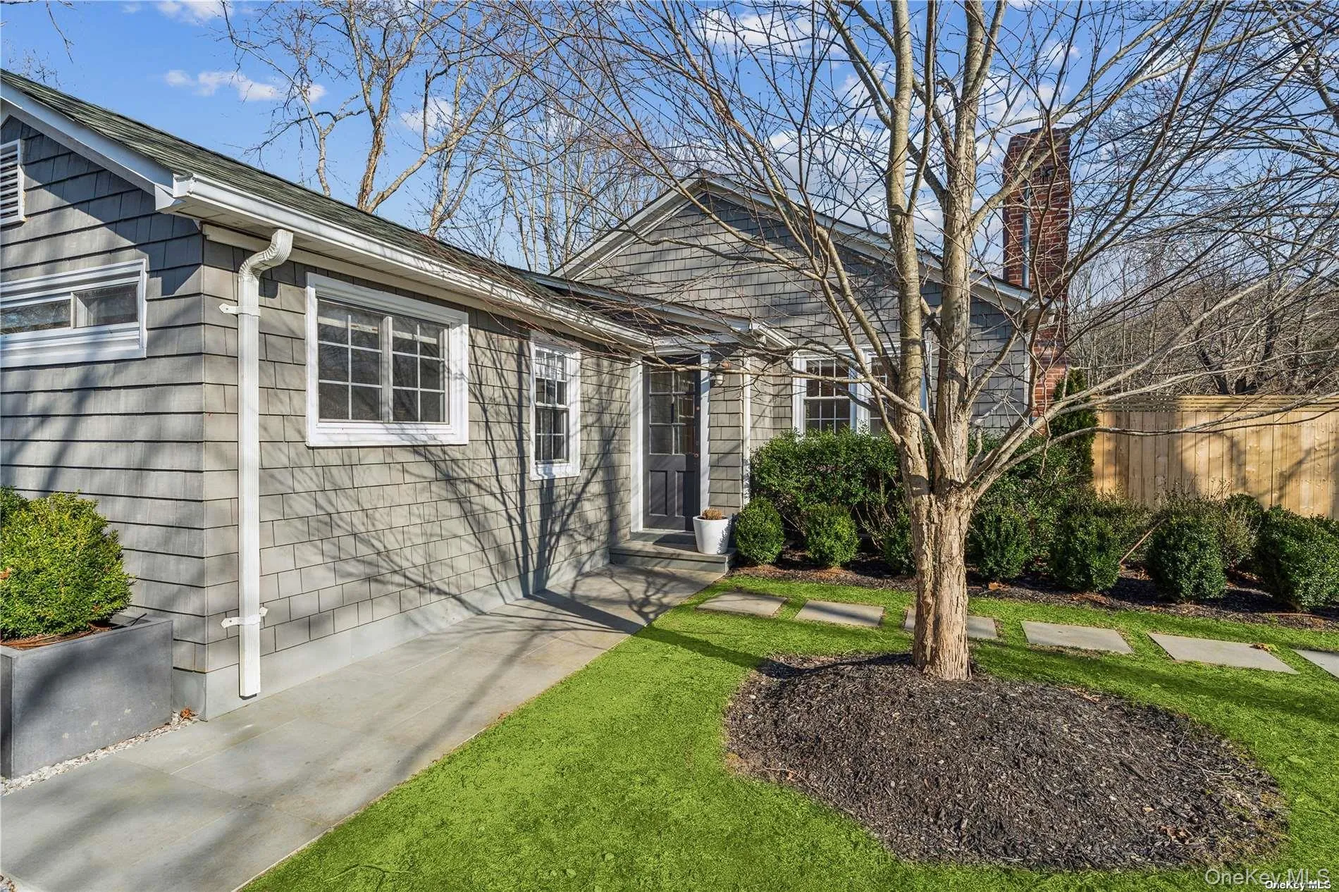 689 Main Street, Southampton, NY, 2 Bedrooms Bedrooms, 5 Rooms Rooms,2 BathroomsBathrooms,Residential Lease,For Rent,Main,0,955979 689 Main Street, Southampton, NY, 2 Bedrooms Bedrooms, 5 Rooms Rooms,2 BathroomsBathrooms,Residential Lease,For Rent,Main,0,955979