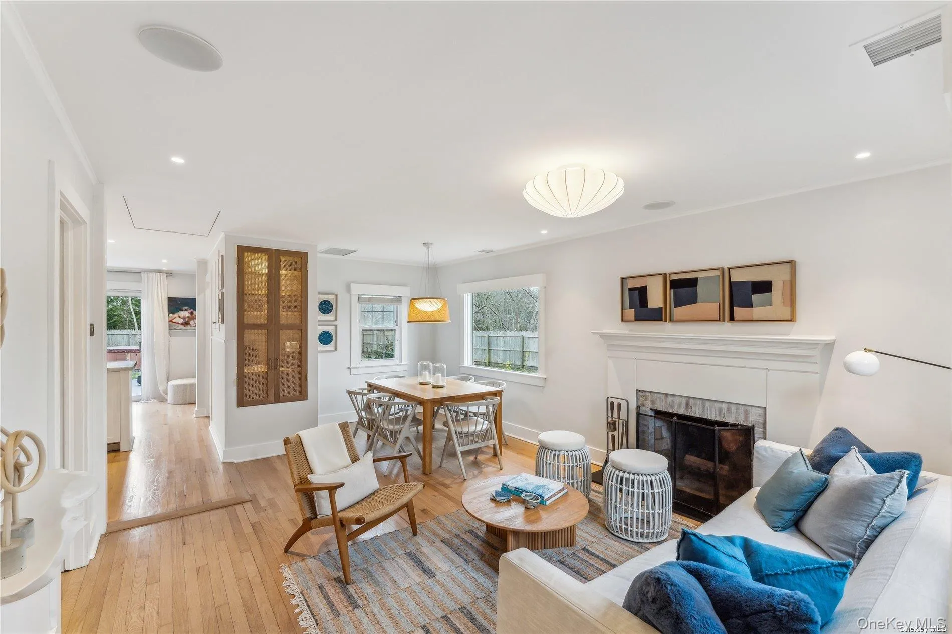 689 Main Street, Southampton, NY, 2 Bedrooms Bedrooms, 5 Rooms Rooms,2 BathroomsBathrooms,Residential Lease,For Rent,Main,0,955979 689 Main Street, Southampton, NY, 2 Bedrooms Bedrooms, 5 Rooms Rooms,2 BathroomsBathrooms,Residential Lease,For Rent,Main,0,955979