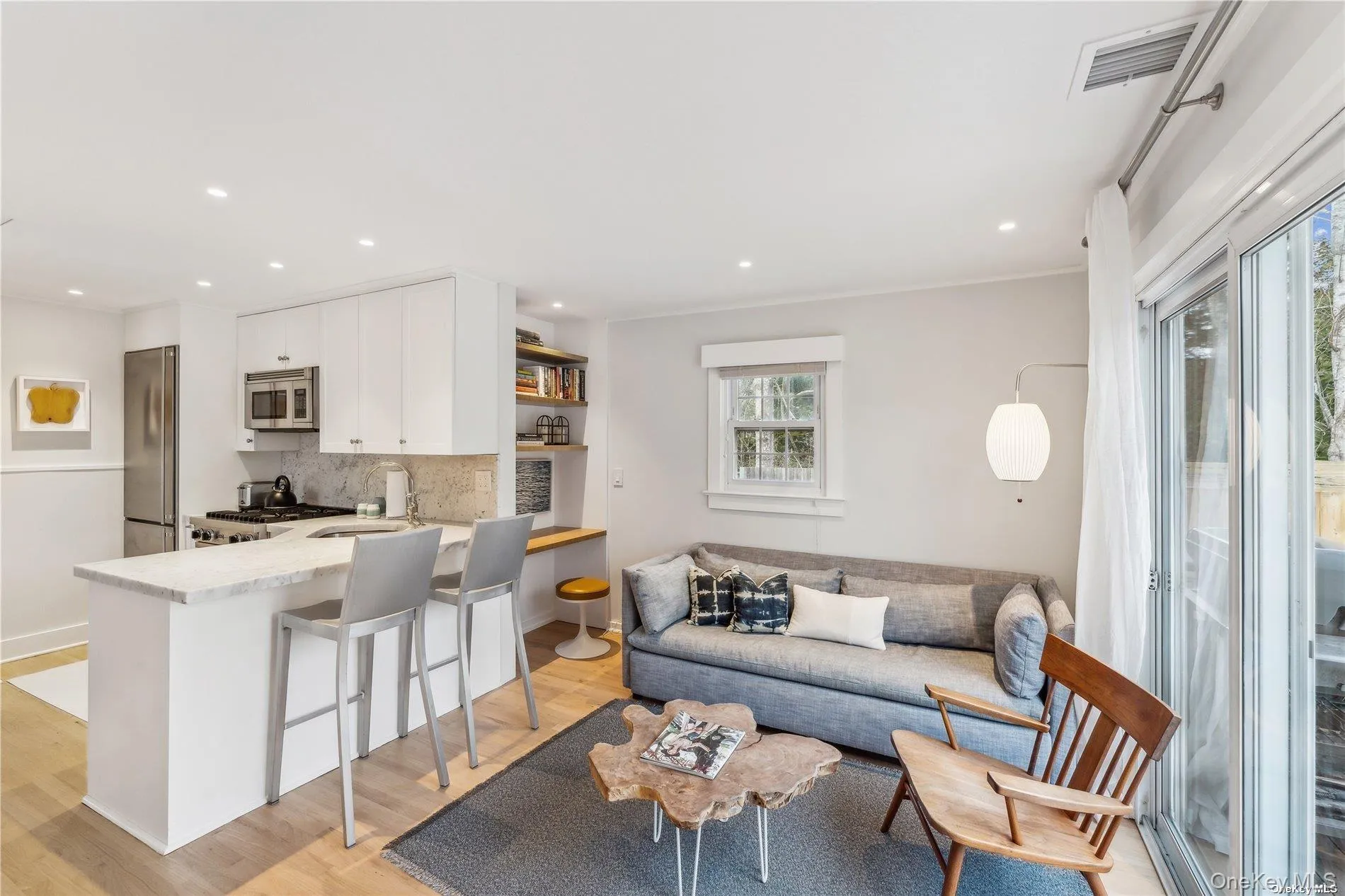 689 Main Street, Southampton, NY, 2 Bedrooms Bedrooms, 5 Rooms Rooms,2 BathroomsBathrooms,Residential Lease,For Rent,Main,0,955979 689 Main Street, Southampton, NY, 2 Bedrooms Bedrooms, 5 Rooms Rooms,2 BathroomsBathrooms,Residential Lease,For Rent,Main,0,955979