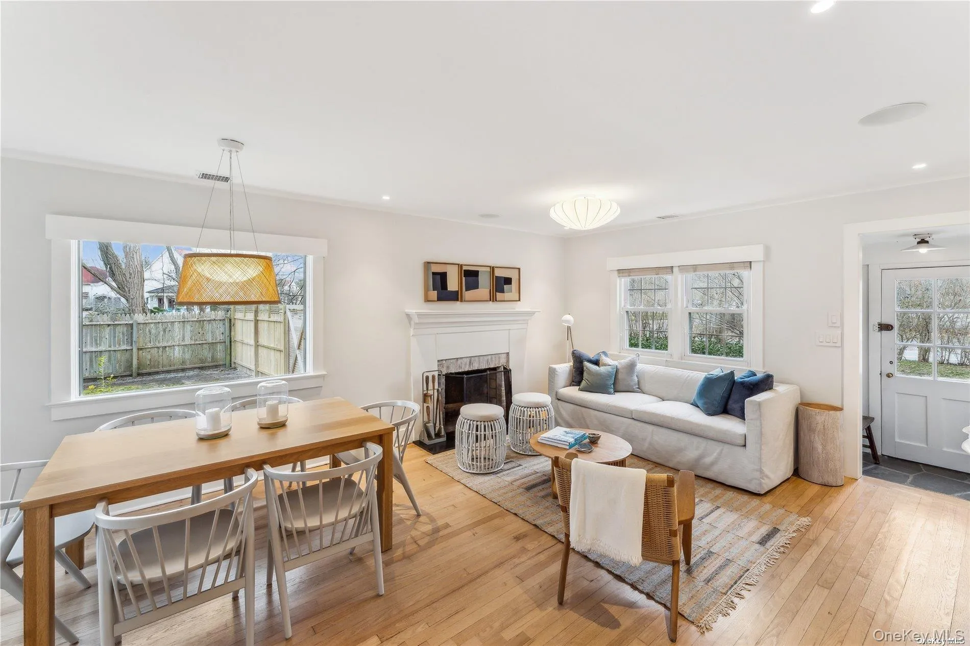 689 Main Street, Southampton, NY, 2 Bedrooms Bedrooms, 5 Rooms Rooms,2 BathroomsBathrooms,Residential Lease,For Rent,Main,0,955979 689 Main Street, Southampton, NY, 2 Bedrooms Bedrooms, 5 Rooms Rooms,2 BathroomsBathrooms,Residential Lease,For Rent,Main,0,955979