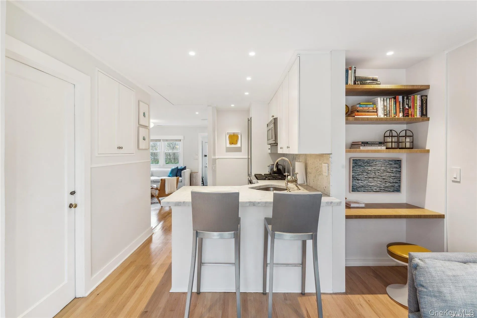 689 Main Street, Southampton, NY, 2 Bedrooms Bedrooms, 5 Rooms Rooms,2 BathroomsBathrooms,Residential Lease,For Rent,Main,0,955979 689 Main Street, Southampton, NY, 2 Bedrooms Bedrooms, 5 Rooms Rooms,2 BathroomsBathrooms,Residential Lease,For Rent,Main,0,955979