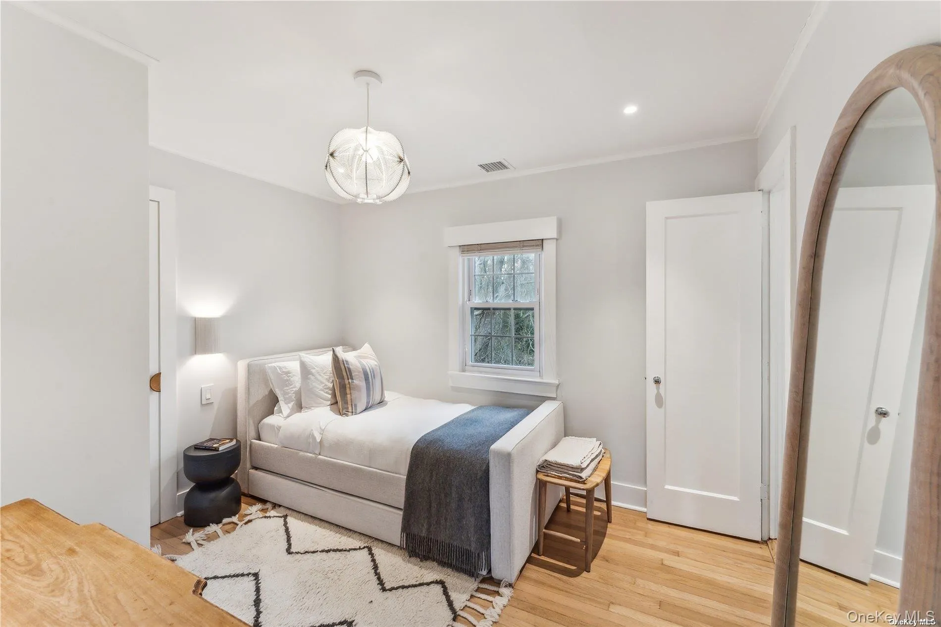 689 Main Street, Southampton, NY, 2 Bedrooms Bedrooms, 5 Rooms Rooms,2 BathroomsBathrooms,Residential Lease,For Rent,Main,0,955979 689 Main Street, Southampton, NY, 2 Bedrooms Bedrooms, 5 Rooms Rooms,2 BathroomsBathrooms,Residential Lease,For Rent,Main,0,955979