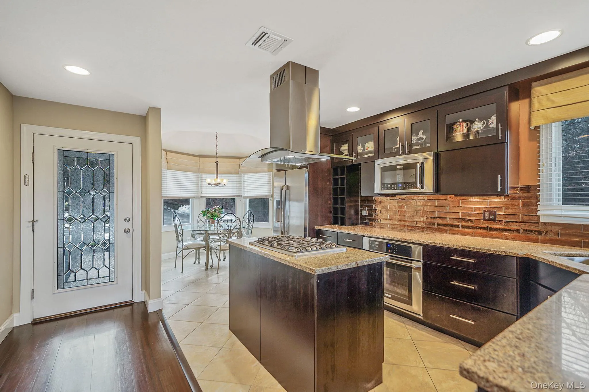 11 Theresa Lane, Brookhaven, NY, 2 Bedrooms Bedrooms, 6 Rooms Rooms,2 BathroomsBathrooms,Residential,For Rent,Theresa,0,956001 11 Theresa Lane, Brookhaven, NY, 2 Bedrooms Bedrooms, 6 Rooms Rooms,2 BathroomsBathrooms,Residential,For Rent,Theresa,0,956001