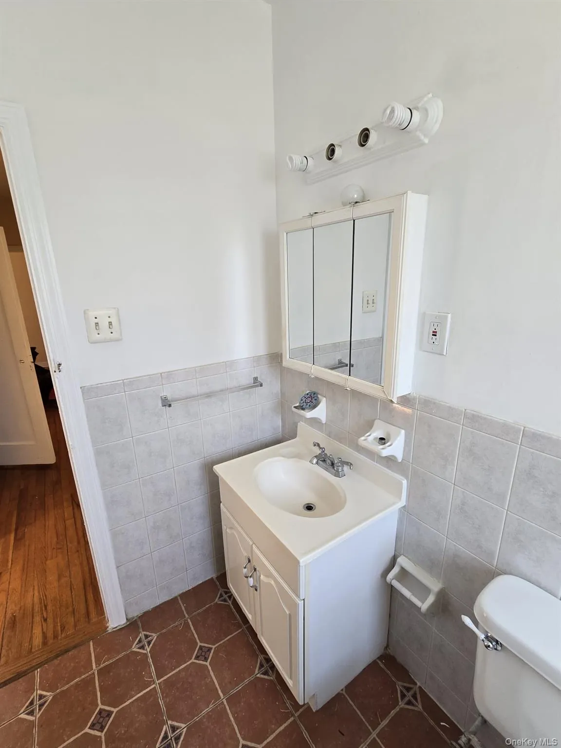 9202 69th Avenue, New York, NY, 2 Bedrooms Bedrooms, 5 Rooms Rooms,1 BathroomBathrooms,Residential Lease,For Rent,69th,0,956051 9202 69th Avenue, New York, NY, 2 Bedrooms Bedrooms, 5 Rooms Rooms,1 BathroomBathrooms,Residential Lease,For Rent,69th,0,956051