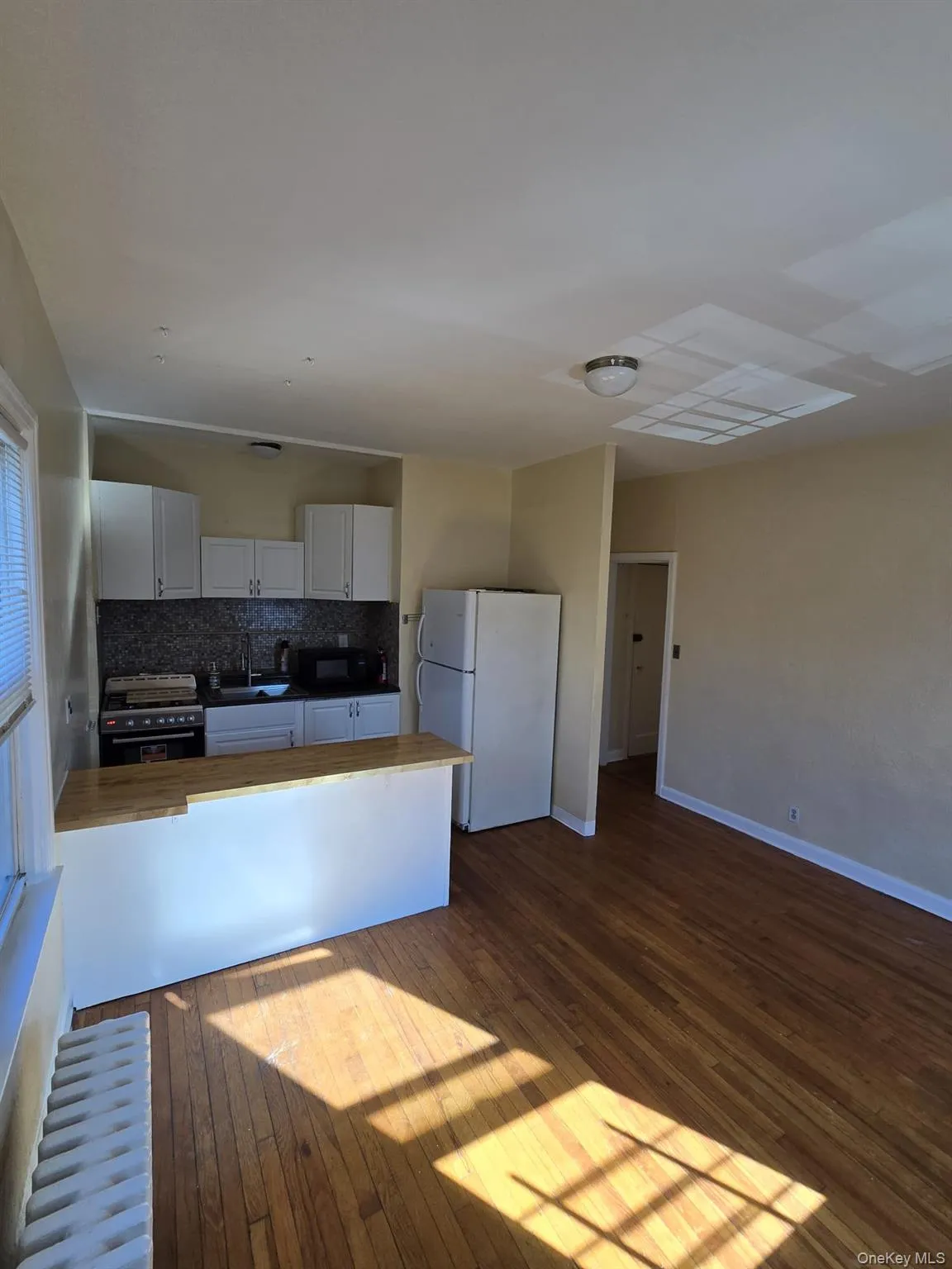 9202 69th Avenue, New York, NY, 2 Bedrooms Bedrooms, 5 Rooms Rooms,1 BathroomBathrooms,Residential Lease,For Rent,69th,0,956051 9202 69th Avenue, New York, NY, 2 Bedrooms Bedrooms, 5 Rooms Rooms,1 BathroomBathrooms,Residential Lease,For Rent,69th,0,956051