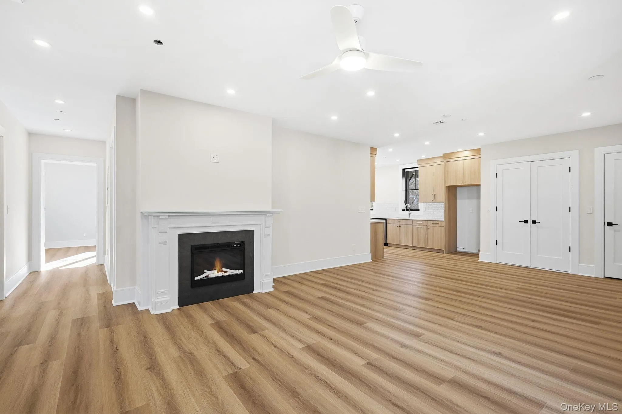 34 Clinton Avenue, Greenburgh, NY, 3 Bedrooms Bedrooms, 5 Rooms Rooms,2 BathroomsBathrooms,Residential Lease,For Rent,Clinton,0,956083 34 Clinton Avenue, Greenburgh, NY, 3 Bedrooms Bedrooms, 5 Rooms Rooms,2 BathroomsBathrooms,Residential Lease,For Rent,Clinton,0,956083