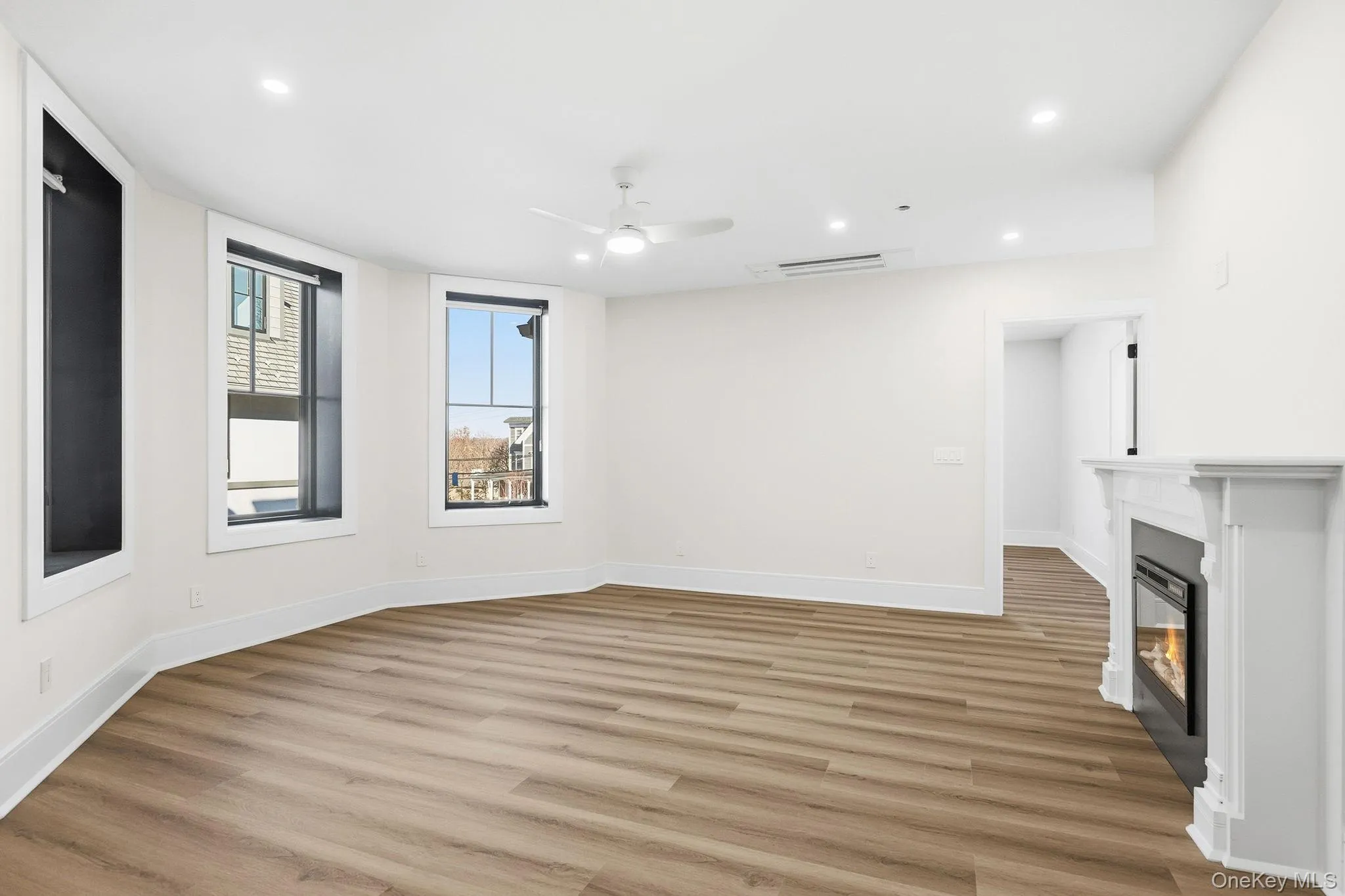 34 Clinton Avenue, Greenburgh, NY, 3 Bedrooms Bedrooms, 5 Rooms Rooms,2 BathroomsBathrooms,Residential Lease,For Rent,Clinton,0,956083 34 Clinton Avenue, Greenburgh, NY, 3 Bedrooms Bedrooms, 5 Rooms Rooms,2 BathroomsBathrooms,Residential Lease,For Rent,Clinton,0,956083