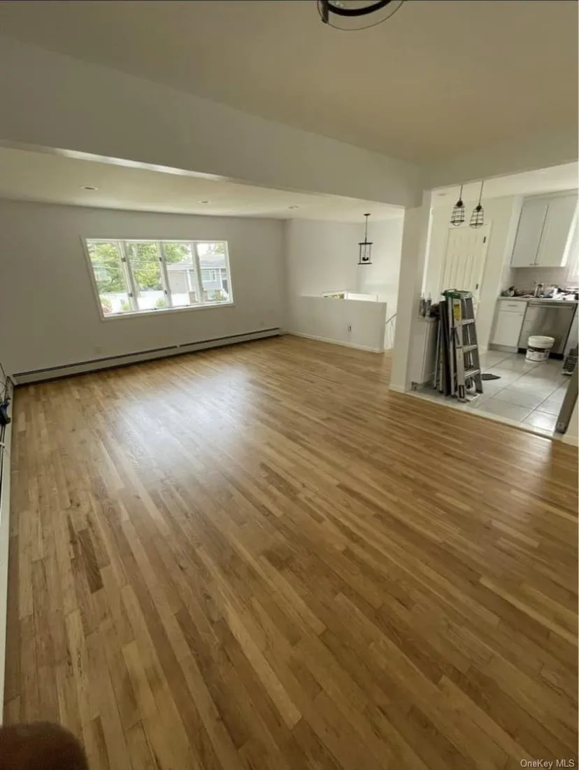 19 Salem Place, Babylon, NY, 3 Bedrooms Bedrooms, 5 Rooms Rooms,1 BathroomBathrooms,Residential Lease,For Rent,Salem,0,956102 19 Salem Place, Babylon, NY, 3 Bedrooms Bedrooms, 5 Rooms Rooms,1 BathroomBathrooms,Residential Lease,For Rent,Salem,0,956102