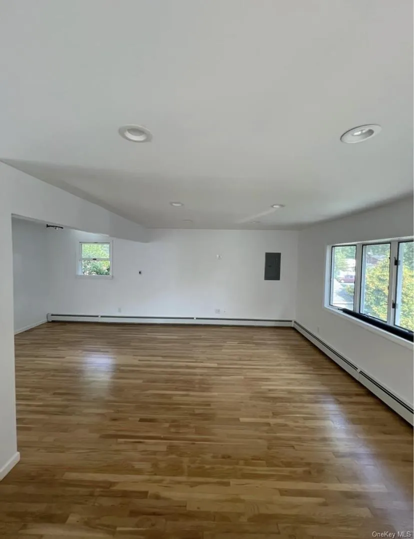19 Salem Place, Babylon, NY, 3 Bedrooms Bedrooms, 5 Rooms Rooms,1 BathroomBathrooms,Residential Lease,For Rent,Salem,0,956102 19 Salem Place, Babylon, NY, 3 Bedrooms Bedrooms, 5 Rooms Rooms,1 BathroomBathrooms,Residential Lease,For Rent,Salem,0,956102