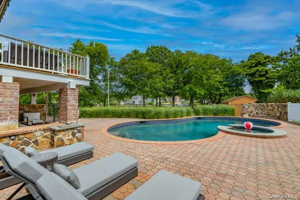 27 Tiana Road, Southampton, NY, 5 Bedrooms Bedrooms, 10 Rooms Rooms,5 BathroomsBathrooms,Residential Lease,For Rent,Tiana,0,956105 27 Tiana Road, Southampton, NY, 5 Bedrooms Bedrooms, 10 Rooms Rooms,5 BathroomsBathrooms,Residential Lease,For Rent,Tiana,0,956105