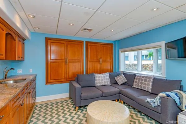 27 Tiana Road, Southampton, NY, 5 Bedrooms Bedrooms, 10 Rooms Rooms,5 BathroomsBathrooms,Residential Lease,For Rent,Tiana,0,956105 27 Tiana Road, Southampton, NY, 5 Bedrooms Bedrooms, 10 Rooms Rooms,5 BathroomsBathrooms,Residential Lease,For Rent,Tiana,0,956105