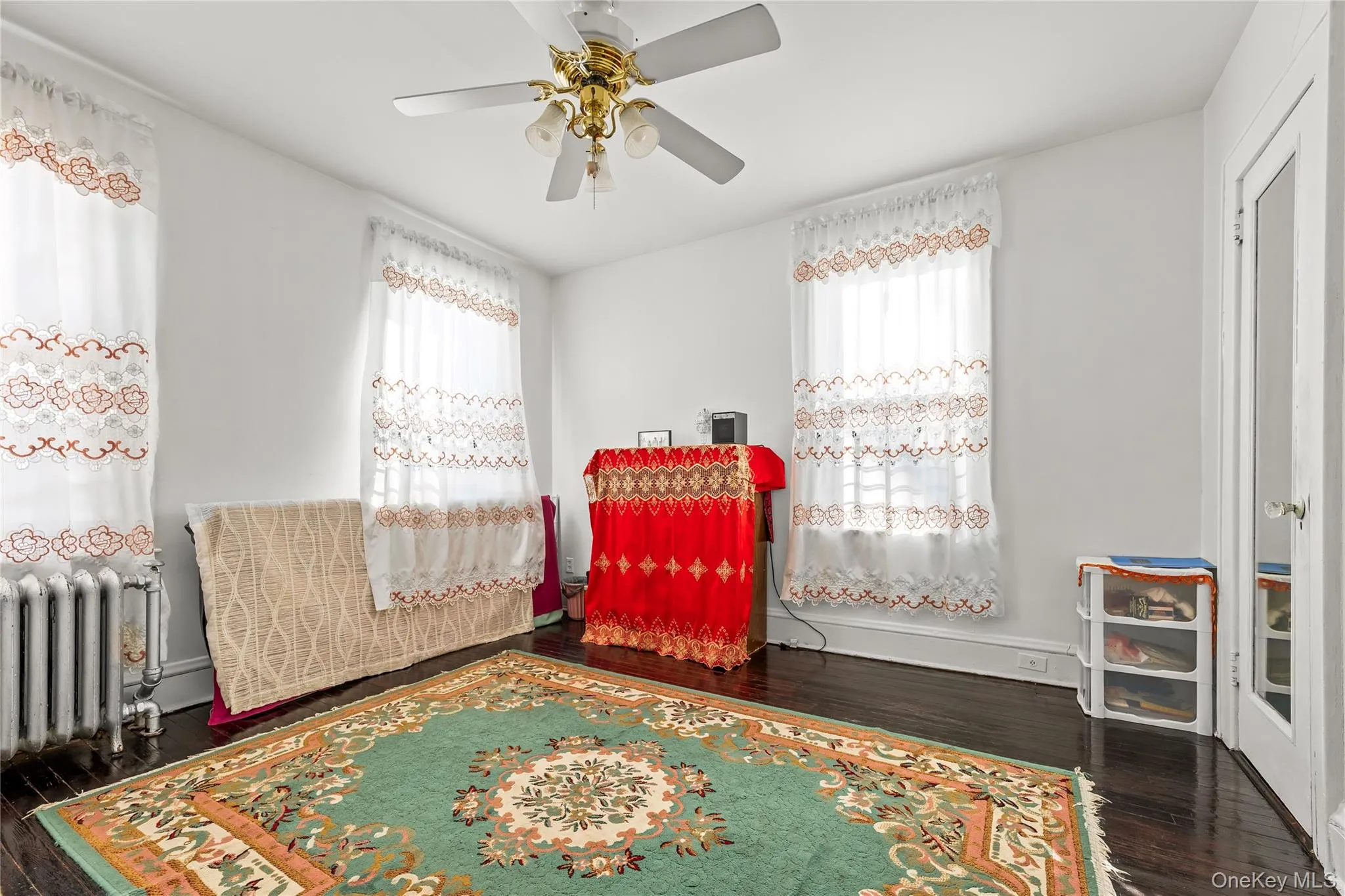 19512 Mc Laughlin Avenue, New York, NY, 4 Bedrooms Bedrooms, 12 Rooms Rooms,2 BathroomsBathrooms,Residential,For Rent,Mc Laughlin,0,956121 19512 Mc Laughlin Avenue, New York, NY, 4 Bedrooms Bedrooms, 12 Rooms Rooms,2 BathroomsBathrooms,Residential,For Rent,Mc Laughlin,0,956121