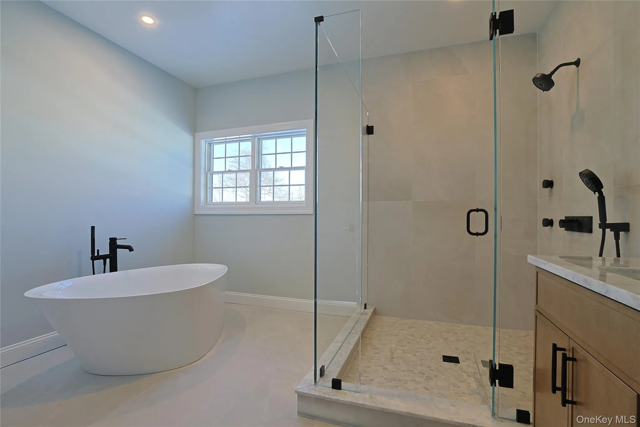 Builder sample photo; finishes, materials, and layout may vary. Builder sample photo; finishes, materials, and layout may vary.