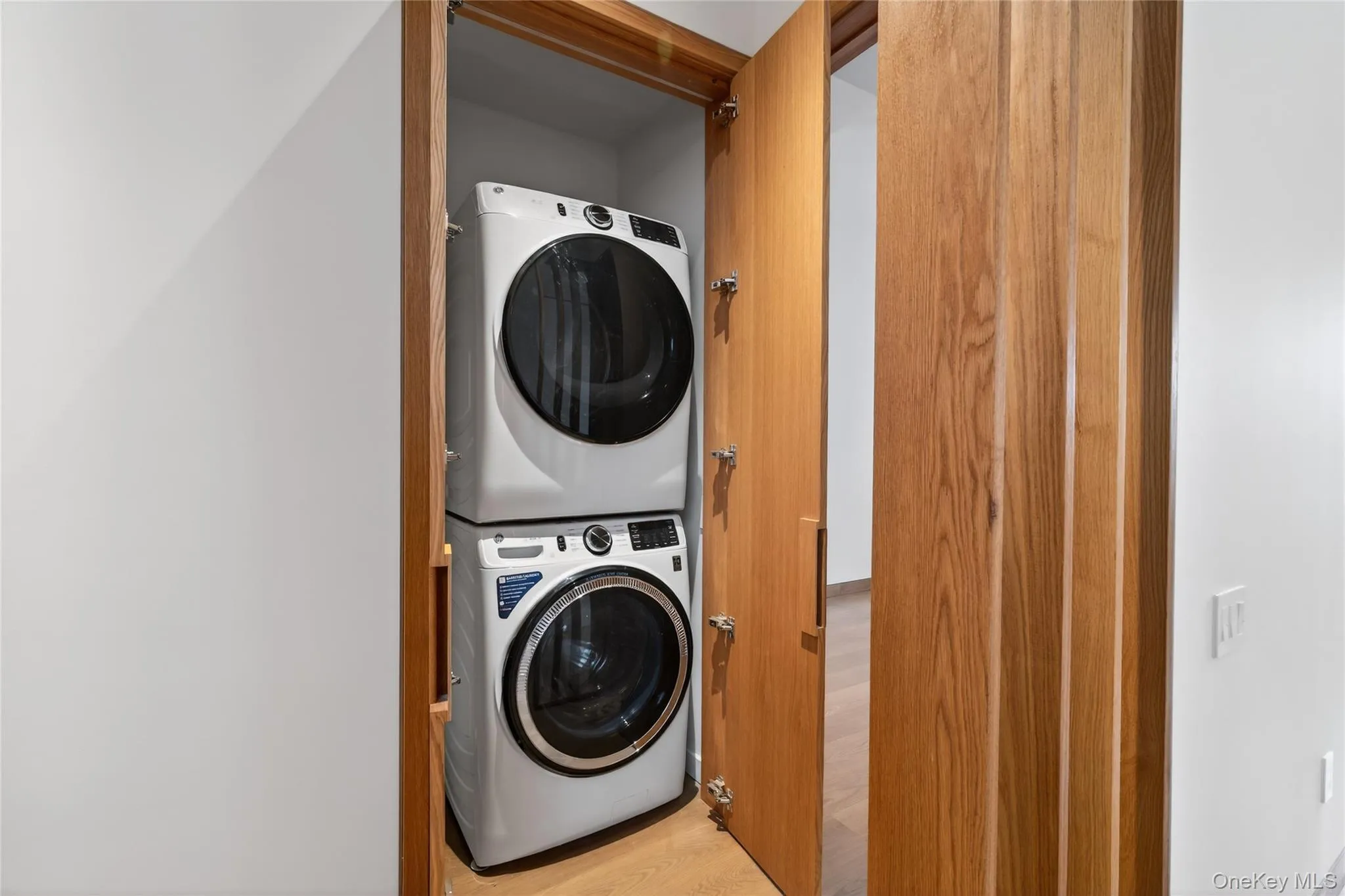 316 Wall Street, Kingston, NY, 3 Bedrooms Bedrooms, 5 Rooms Rooms,2 BathroomsBathrooms,Residential Lease,For Rent,Wall,0,956218 316 Wall Street, Kingston, NY, 3 Bedrooms Bedrooms, 5 Rooms Rooms,2 BathroomsBathrooms,Residential Lease,For Rent,Wall,0,956218