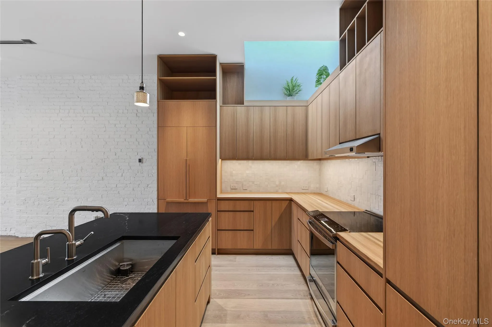 316 Wall Street, Kingston, NY, 3 Bedrooms Bedrooms, 5 Rooms Rooms,2 BathroomsBathrooms,Residential Lease,For Rent,Wall,0,956218 316 Wall Street, Kingston, NY, 3 Bedrooms Bedrooms, 5 Rooms Rooms,2 BathroomsBathrooms,Residential Lease,For Rent,Wall,0,956218