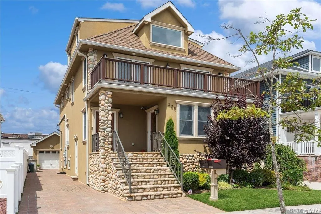 225 Walnut Street, Long Beach, NY, 3 Bedrooms Bedrooms, 12 Rooms Rooms,2 BathroomsBathrooms,Residential Lease,For Rent,Walnut,0,956220 225 Walnut Street, Long Beach, NY, 3 Bedrooms Bedrooms, 12 Rooms Rooms,2 BathroomsBathrooms,Residential Lease,For Rent,Walnut,0,956220