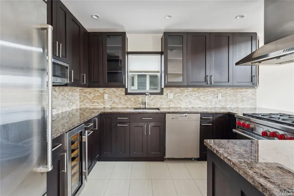 225 Walnut Street, Long Beach, NY, 3 Bedrooms Bedrooms, 12 Rooms Rooms,2 BathroomsBathrooms,Residential Lease,For Rent,Walnut,0,956220 225 Walnut Street, Long Beach, NY, 3 Bedrooms Bedrooms, 12 Rooms Rooms,2 BathroomsBathrooms,Residential Lease,For Rent,Walnut,0,956220