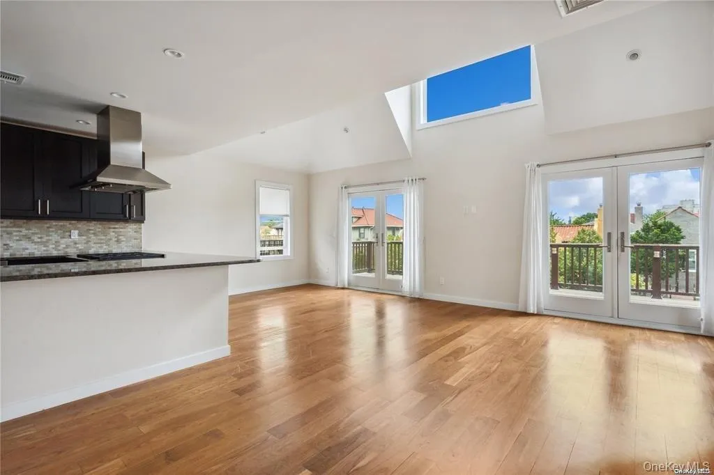 225 Walnut Street, Long Beach, NY, 3 Bedrooms Bedrooms, 12 Rooms Rooms,2 BathroomsBathrooms,Residential Lease,For Rent,Walnut,0,956220 225 Walnut Street, Long Beach, NY, 3 Bedrooms Bedrooms, 12 Rooms Rooms,2 BathroomsBathrooms,Residential Lease,For Rent,Walnut,0,956220