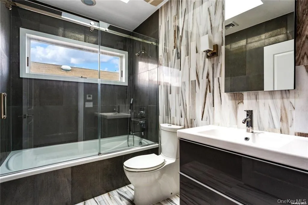 225 Walnut Street, Long Beach, NY, 3 Bedrooms Bedrooms, 12 Rooms Rooms,2 BathroomsBathrooms,Residential Lease,For Rent,Walnut,0,956220 225 Walnut Street, Long Beach, NY, 3 Bedrooms Bedrooms, 12 Rooms Rooms,2 BathroomsBathrooms,Residential Lease,For Rent,Walnut,0,956220